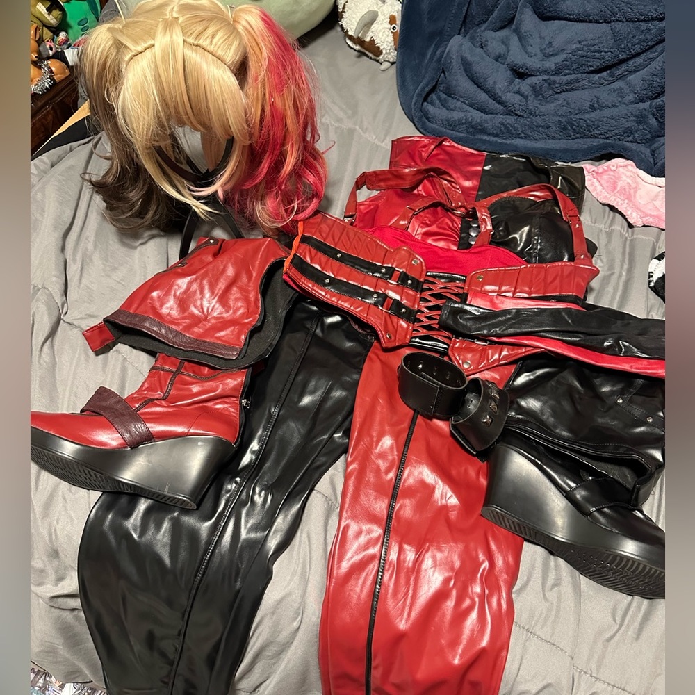 Simcosplay’s Arkham City Harley Quinn Cosplay